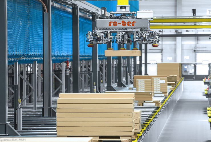Moderne Robotik-Applikationen entlasten die Belegschaft beim Handling mit Waren.