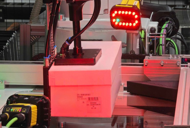 Shoebox Gripper by Nomagic.